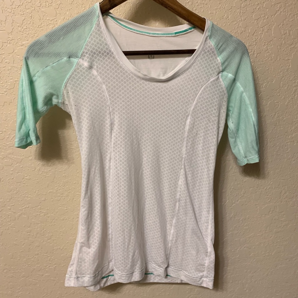 LULULEMON SIZE 4, see pics